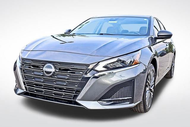 Used 2025 Nissan Altima 2.5 SV image 8