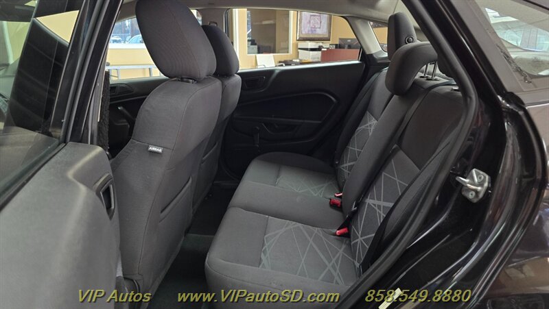 Used 2015 Ford Fiesta S image 21