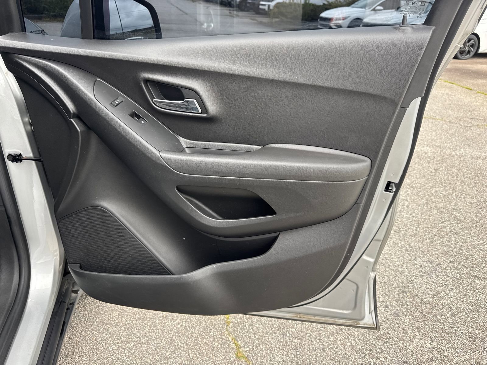Used 2020 Chevrolet Trax LS w/ Tint and Cruise Package FWD image 14