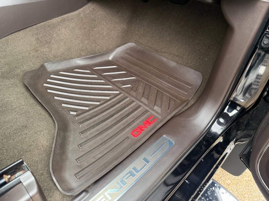 Used 2015 GMC Sierra 2500 Denali w/ Duramax Plus Package image 28