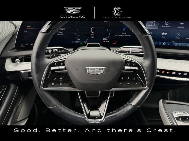 Used 2025 Cadillac Optiq Sport 1 w/ LPO, ONYX Package AWD/4WD image 16