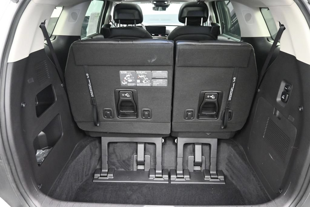Used 2025 Kia Carnival SX Prestige FWD image 12