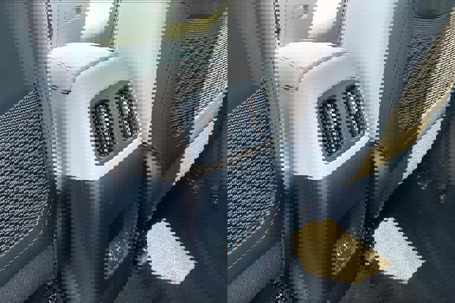 Certified 2023 Hyundai Tucson Limited AWD/4WD image 10