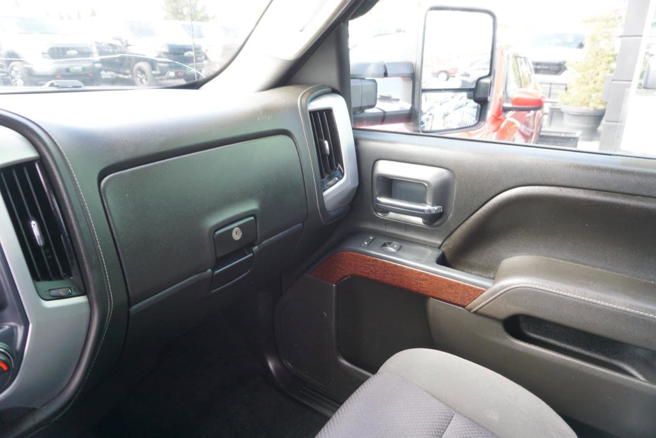 Used 2017 GMC Sierra 2500 SLE w/ HD SLE Preferred Plus Package AWD/4WD image 11