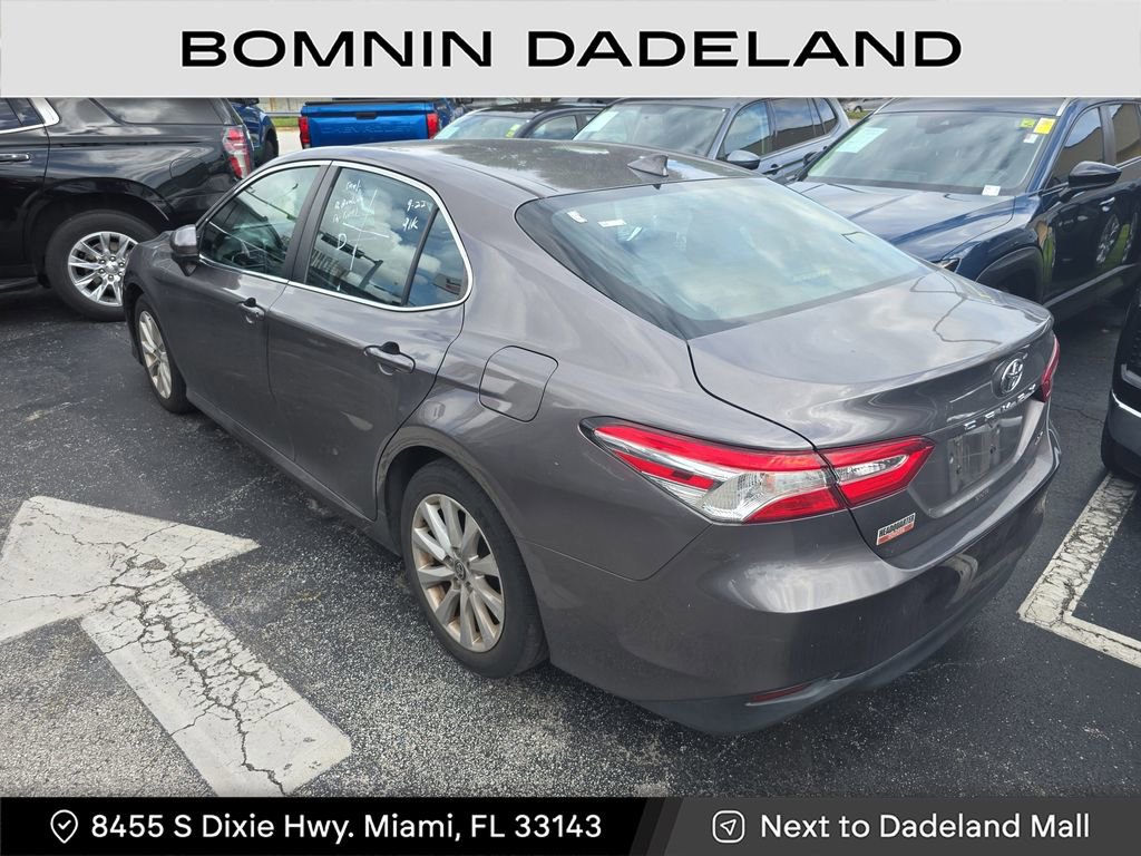 Used 2020 Toyota Camry LE image 3