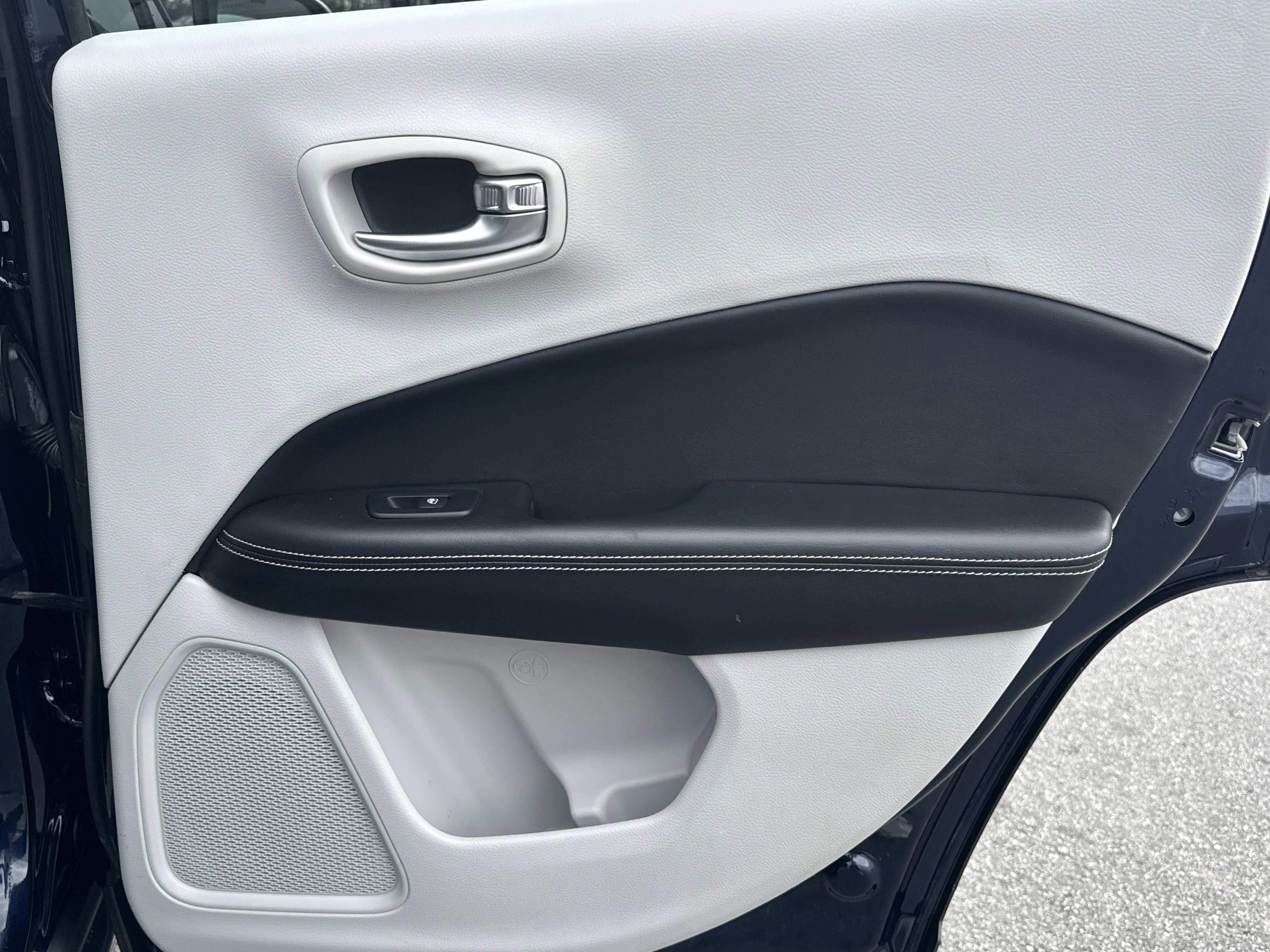 Used 2021 Jeep Compass Latitude image 19