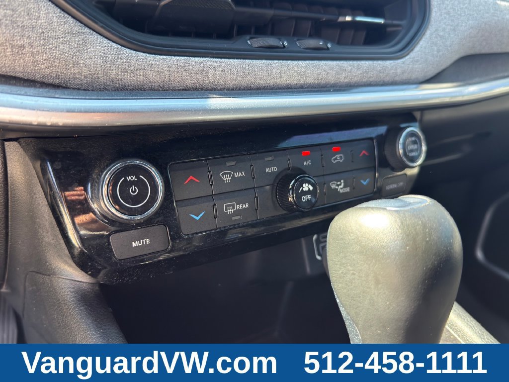 Used 2023 Jeep Compass Latitude w/ Convenience Group AWD/4WD image 17