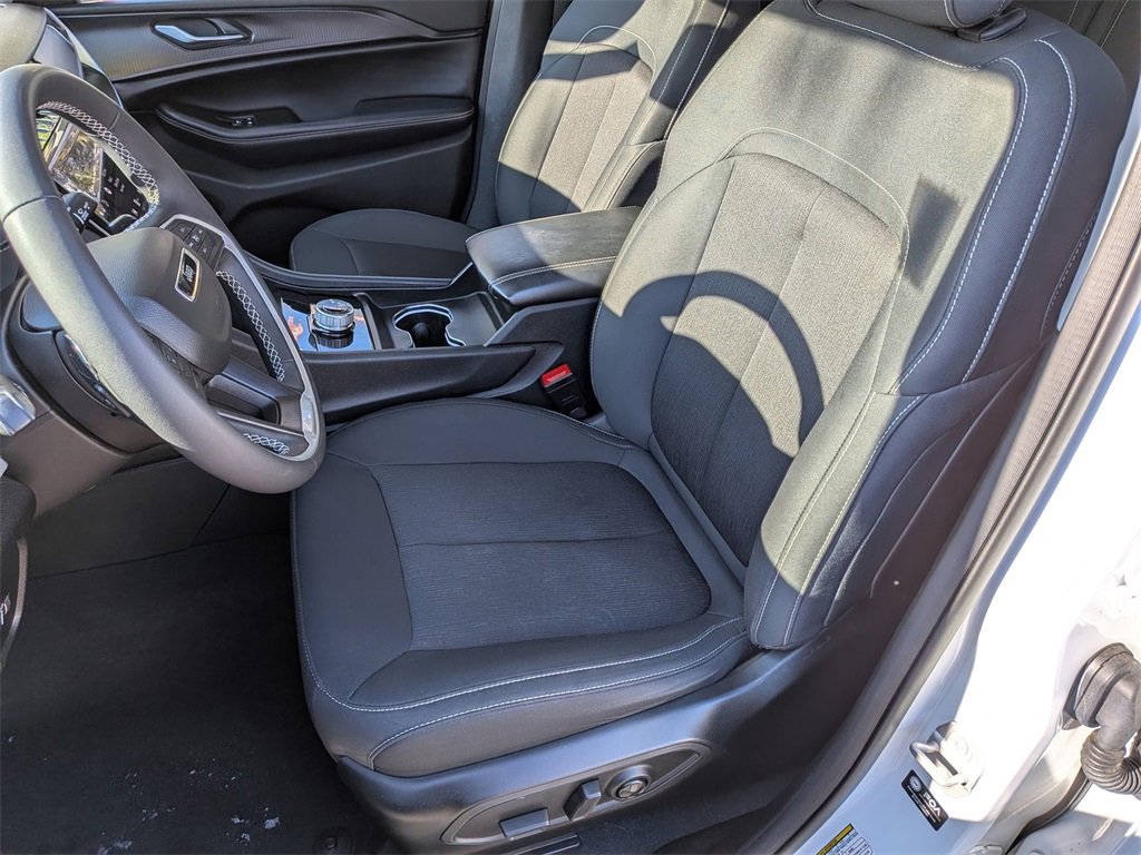 Used 2024 Jeep Grand Cherokee Laredo image 20