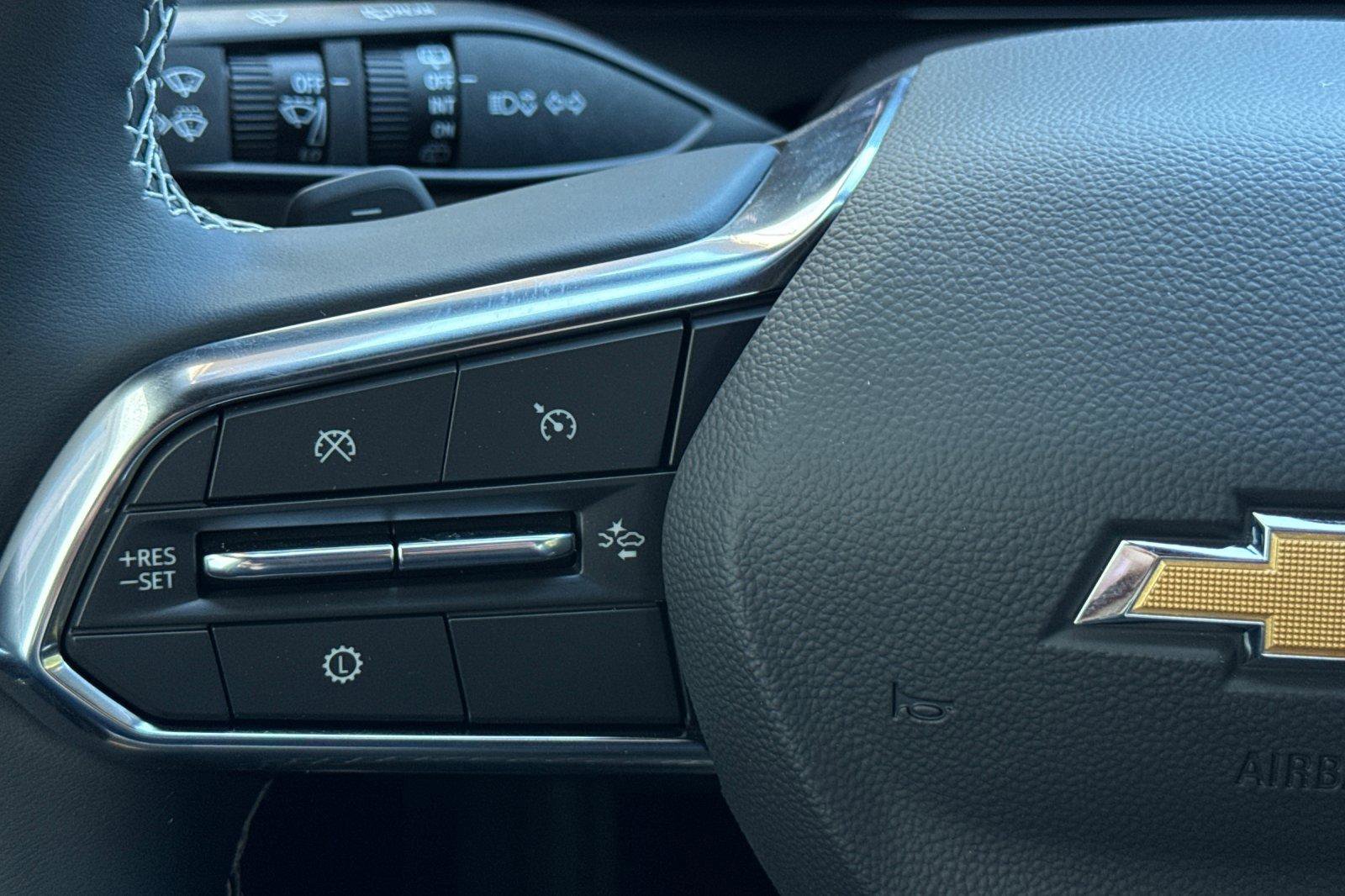 New 2026 Chevrolet Traverse LT w/ Driver Confidence Package image 32