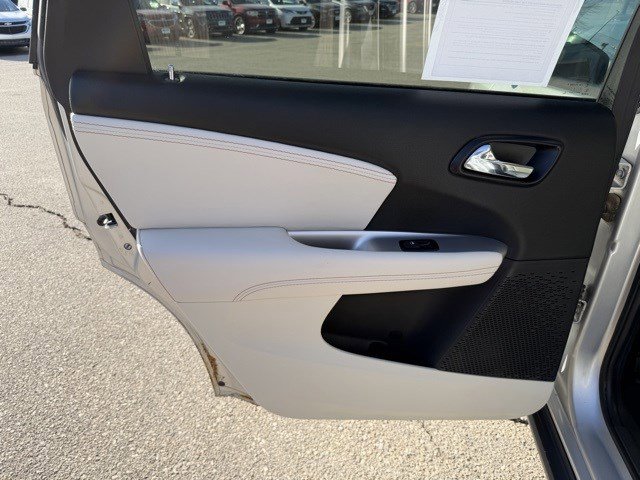 Used 2014 Dodge Journey Limited w/ Driver Convenience Group image 13