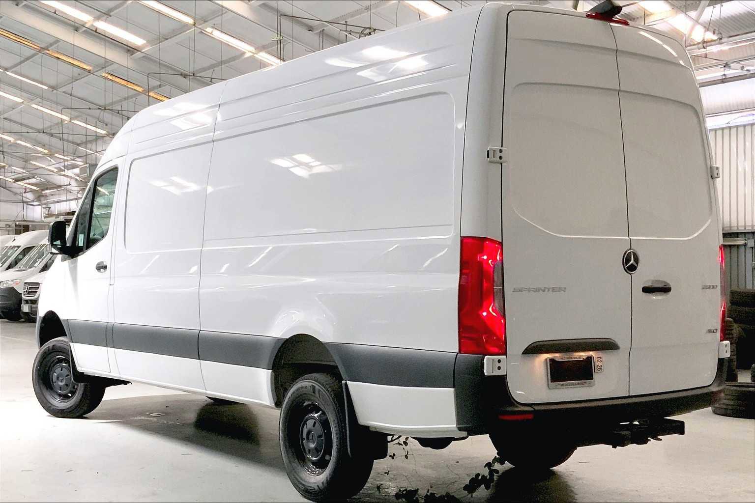Used 2024 Mercedes-Benz Sprinter 2500 image 5