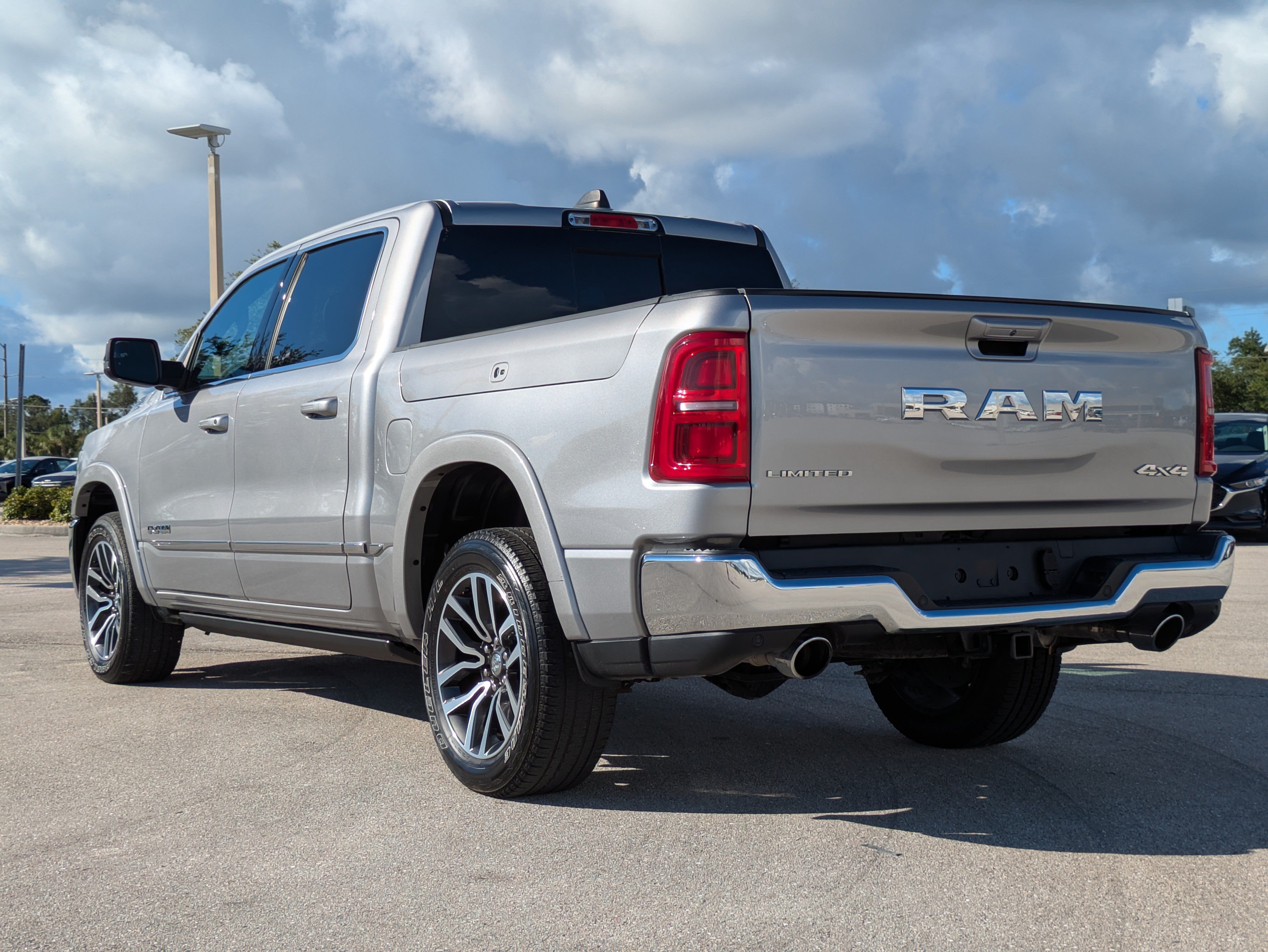 Used 2025 RAM 1500 Limited AWD/4WD image 6