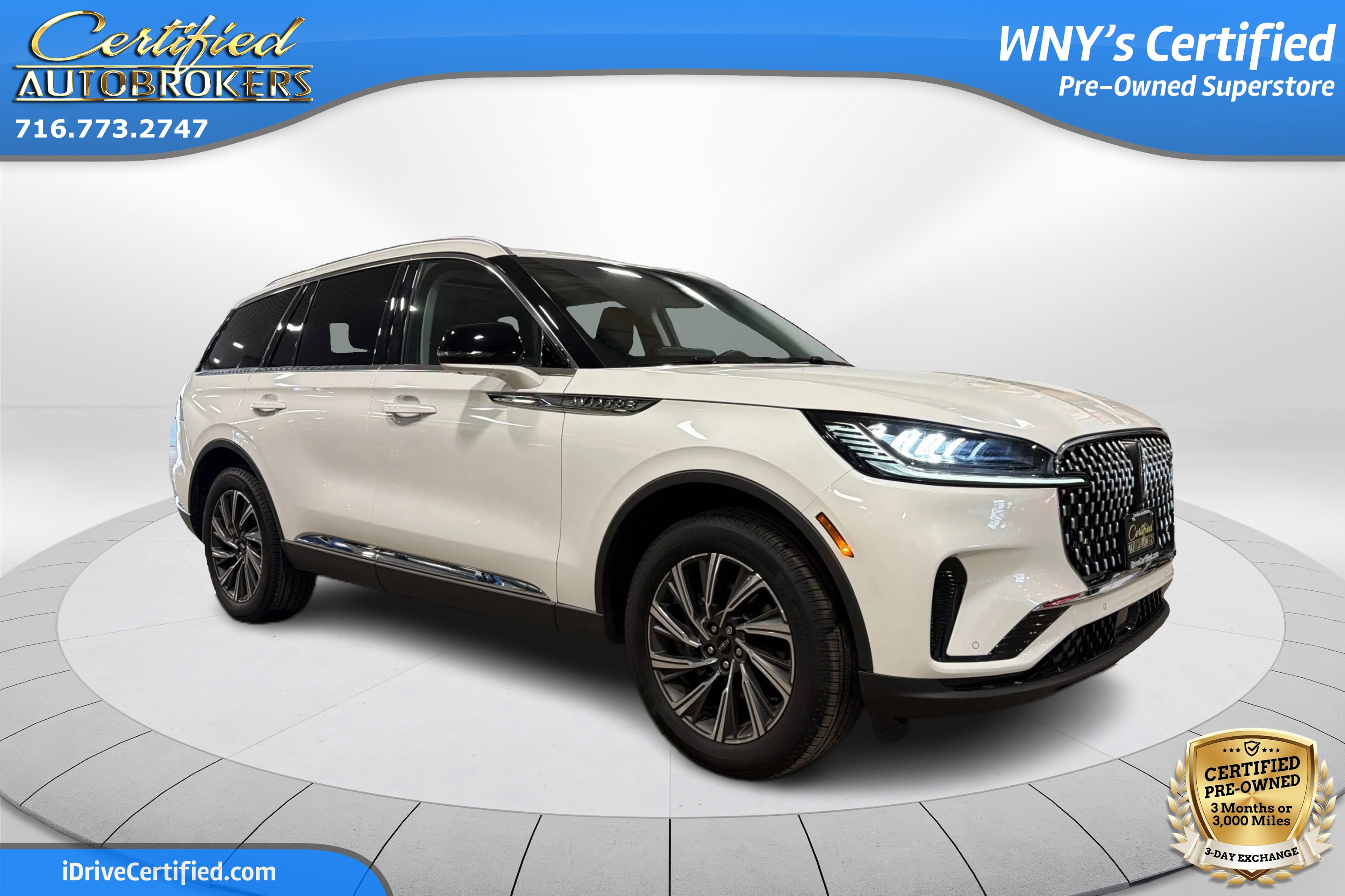 Used 2025 Lincoln Aviator AWD image 3