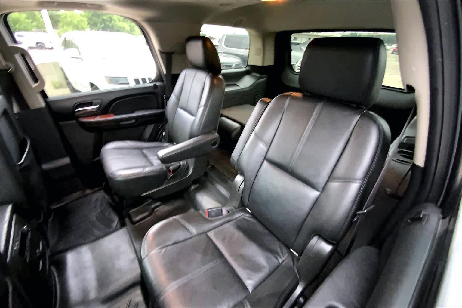 Used 2013 Chevrolet Tahoe LT w/ Texas Edition RWD image 17