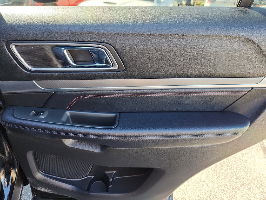 Used 2017 Ford Explorer Sport w/ Equipment Group 401A AWD/4WD image 11