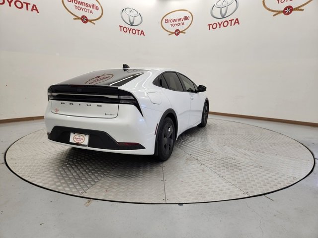 New 2026 Toyota Prius Plug-In Hybrid image 8