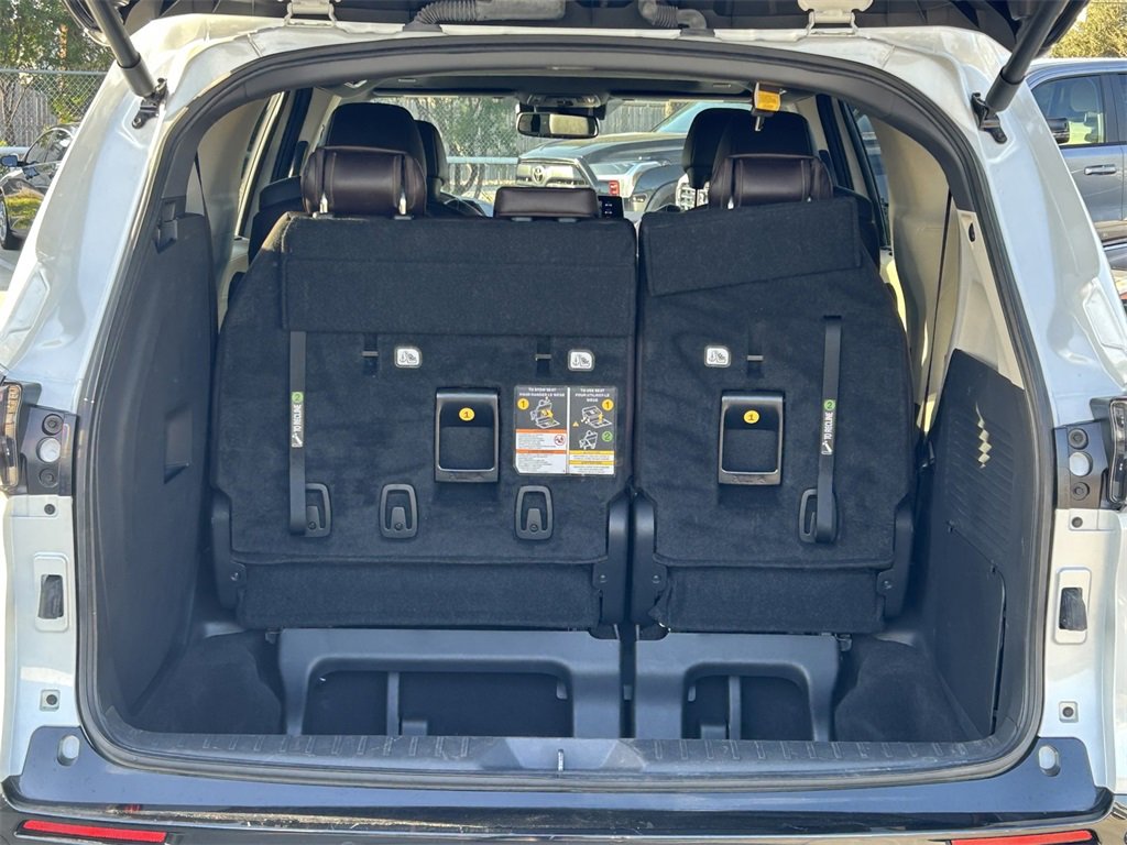 Used 2023 Toyota Sienna Platinum image 14
