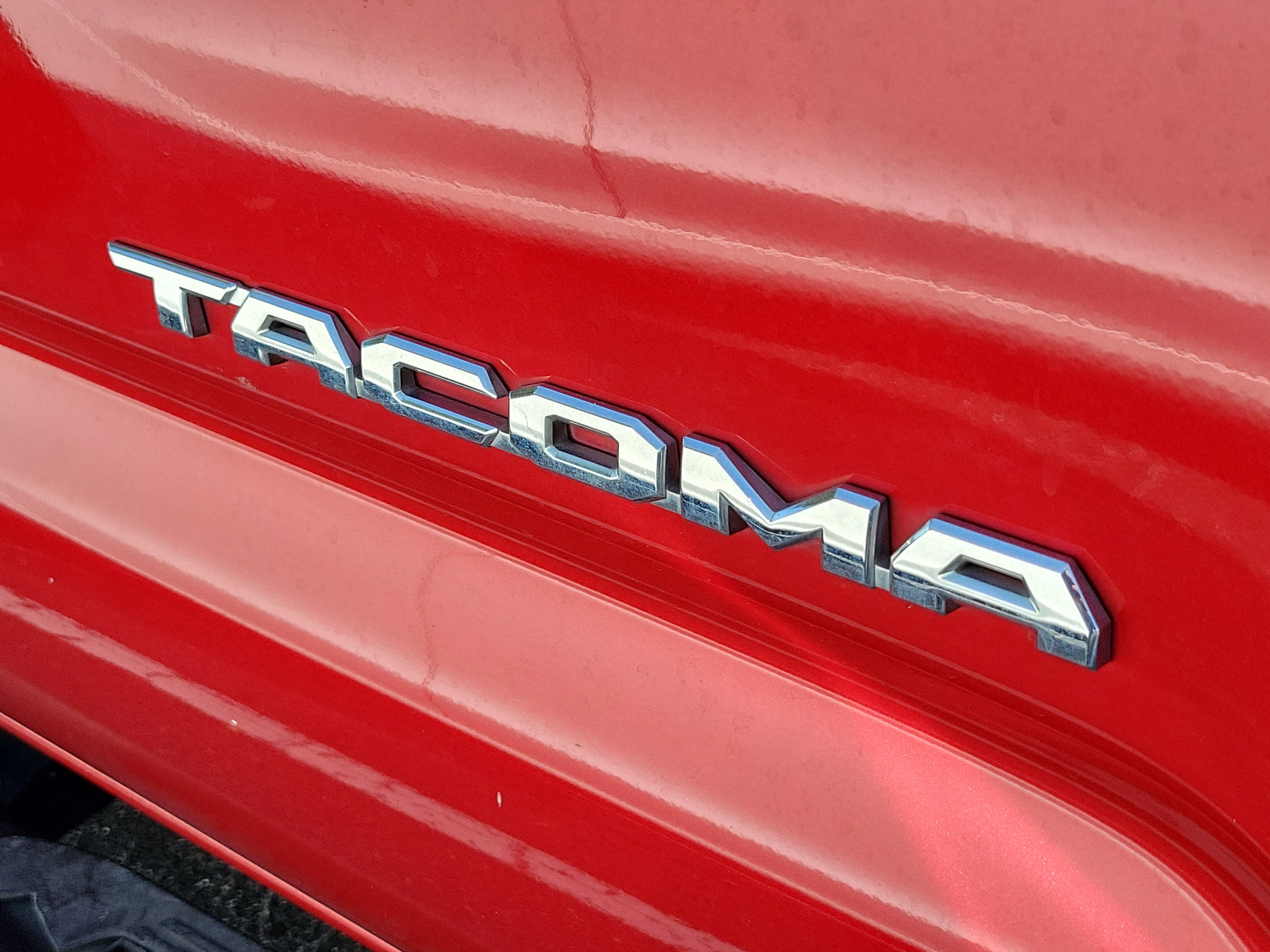 Used 2016 Toyota Tacoma SR5 w/ Towing Package RWD image 10