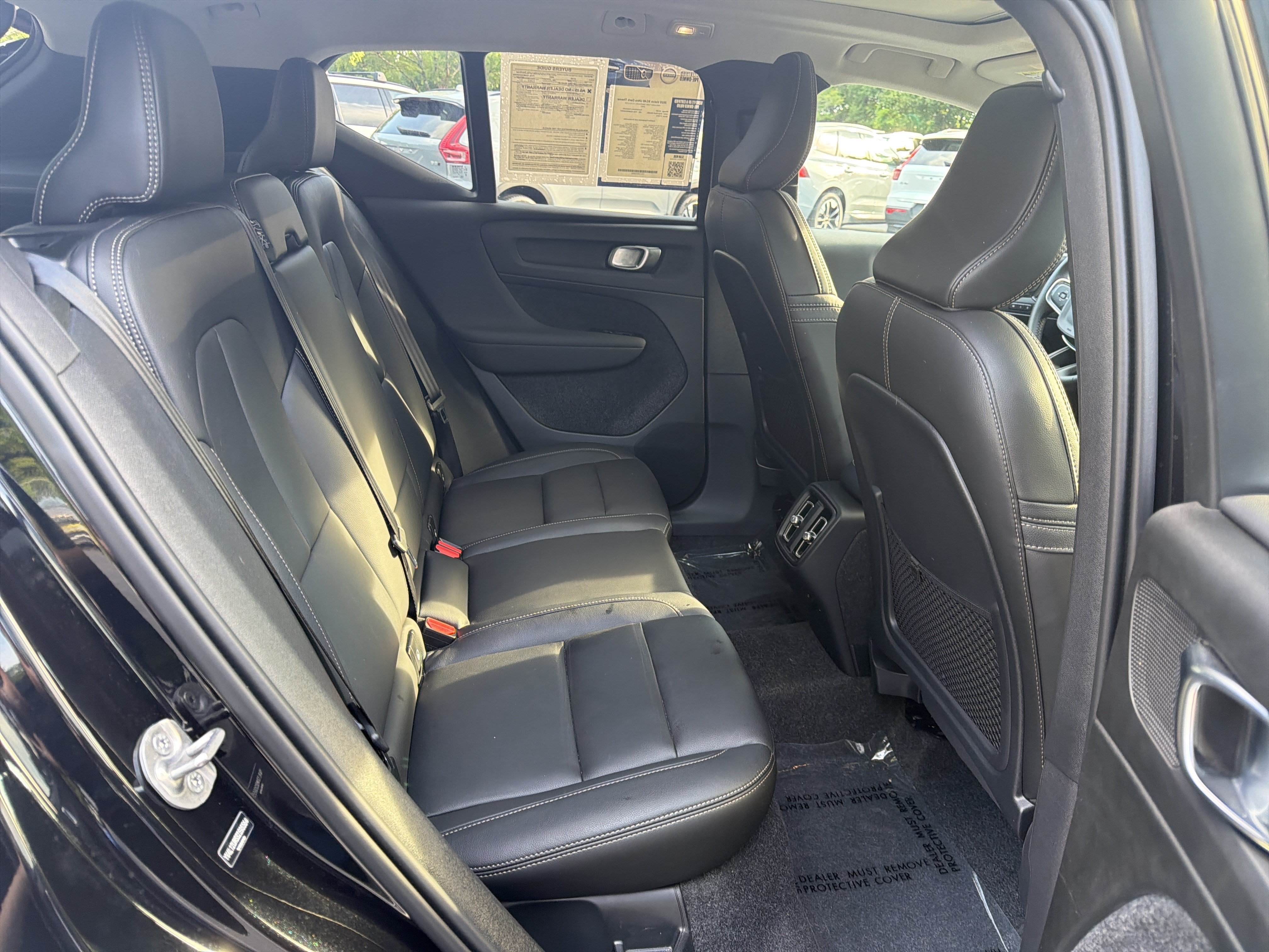 Used 2025 Volvo XC40 B5 Ultra AWD/4WD image 33