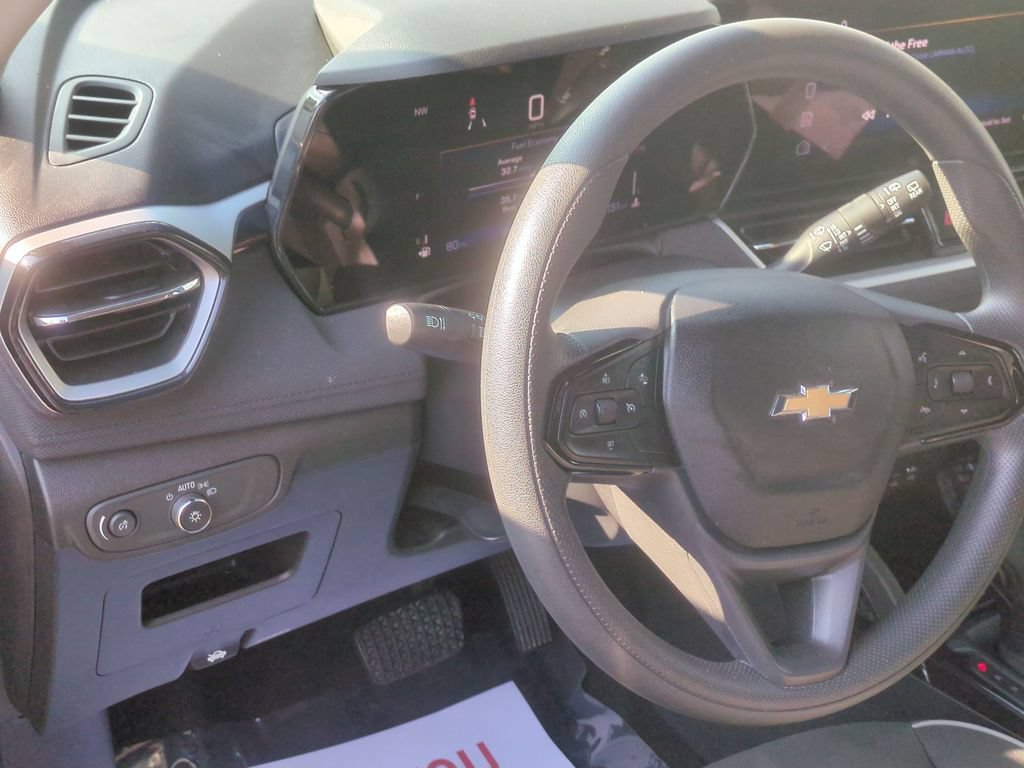 Used 2025 Chevrolet TrailBlazer LT FWD image 9
