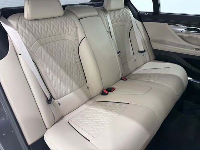 Used 2020 BMW 750i xDrive w/ Executive Package AWD/4WD image 48