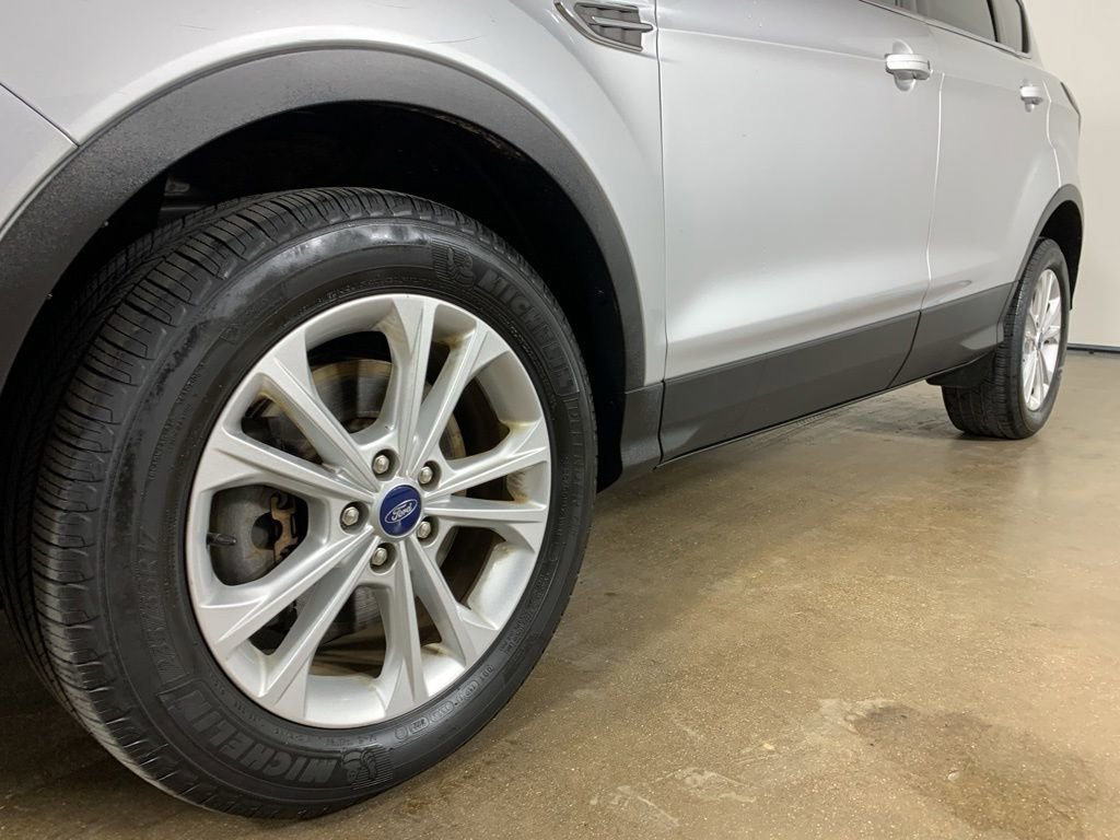 Used 2019 Ford Escape SEL AWD/4WD image 2