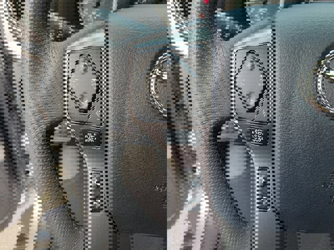 Used 2018 Toyota Tacoma Limited image 21