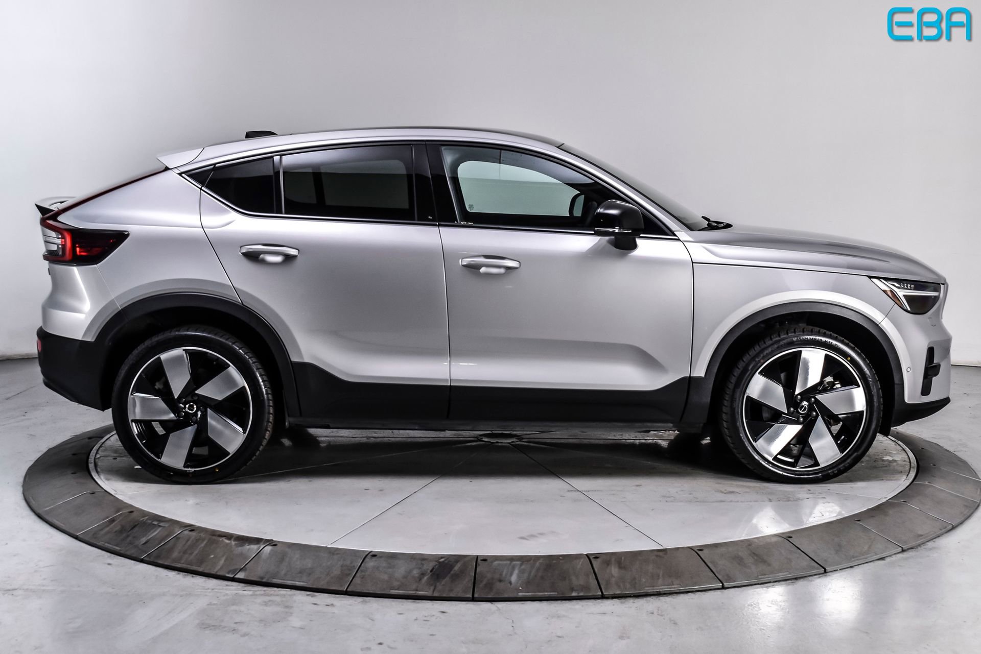 Used 2023 Volvo C40 P8 Recharge Ultimate image 7