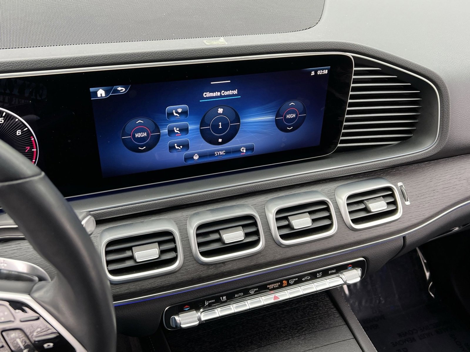 Certified 2025 Mercedes-Benz GLE 350 4MATIC image 19