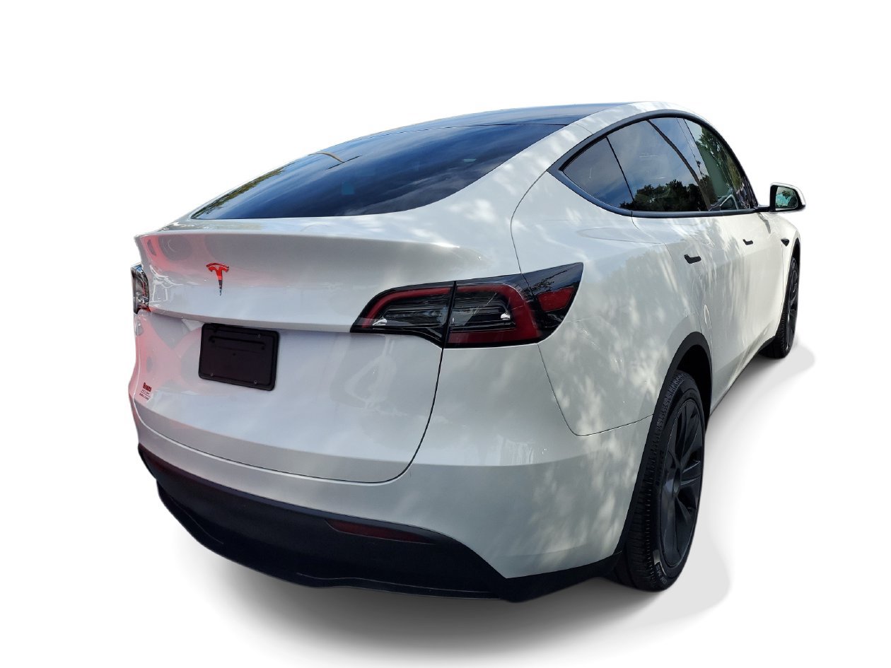 Used 2025 Tesla Model Y Long Range RWD image 4