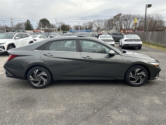 Certified 2024 Hyundai Elantra SEL w/ Convenience Package image 2