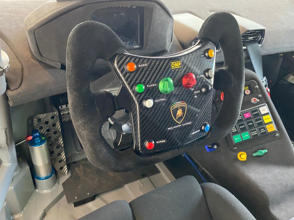 Used 2023 Lamborghini Huracan EVO image 24