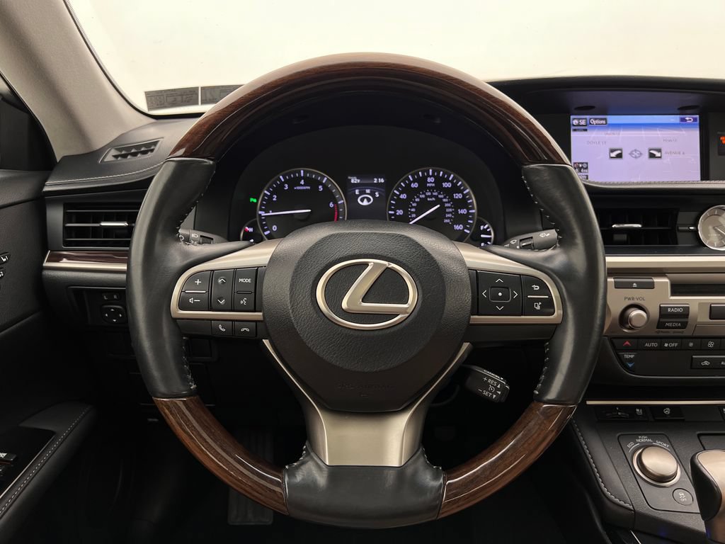 Used 2016 Lexus ES 350 w/ Navigation System Package FWD image 19