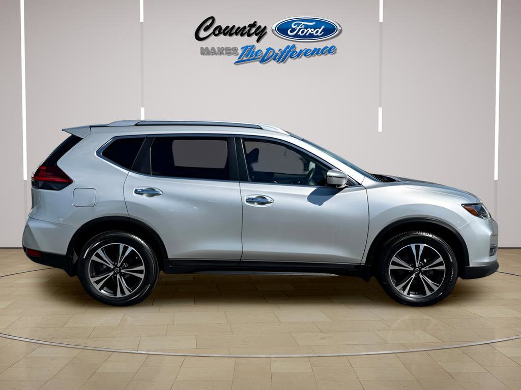 Used 2019 Nissan Rogue SV w/ Premium Package FWD image 6