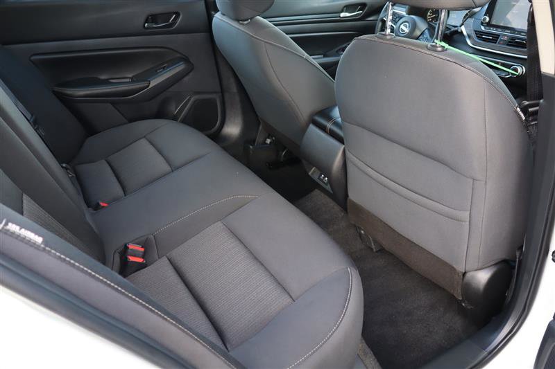 Used 2025 Nissan Altima 2.5 SV image 15