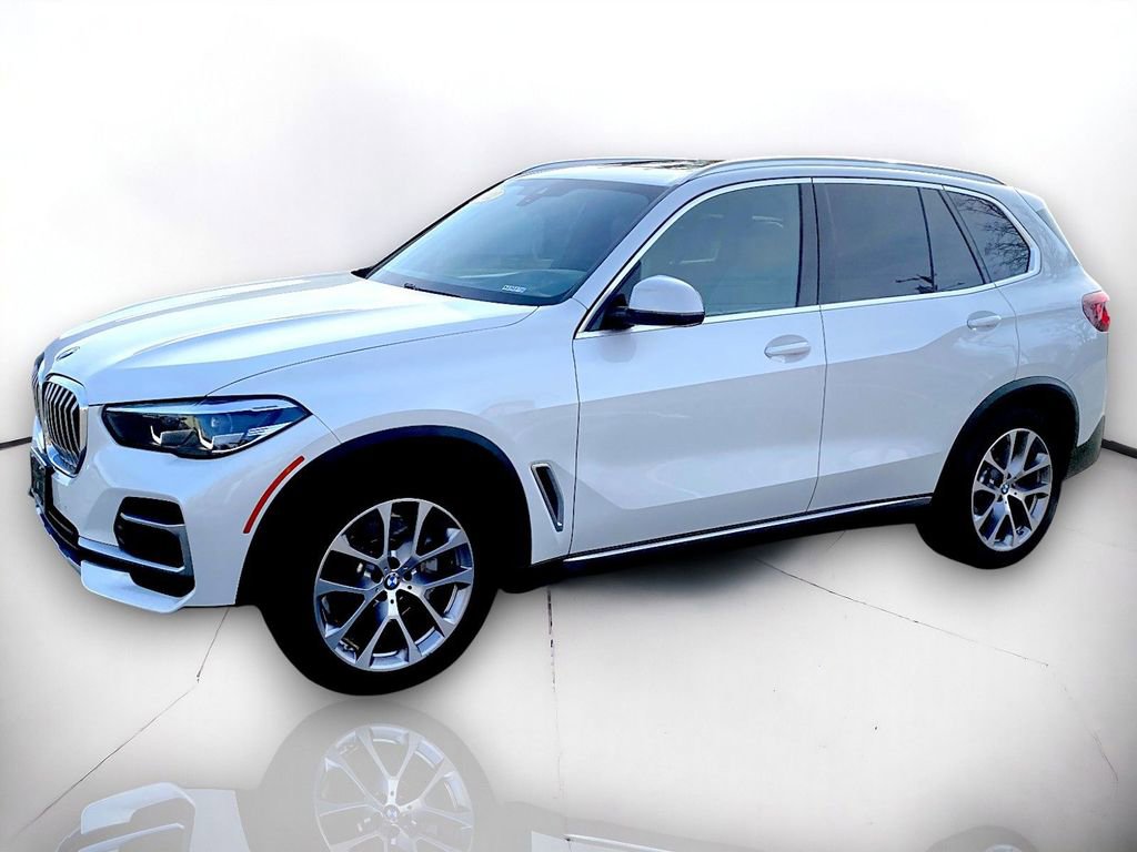 Used 2022 BMW X5 xDrive40i w/ Premium Package image 2