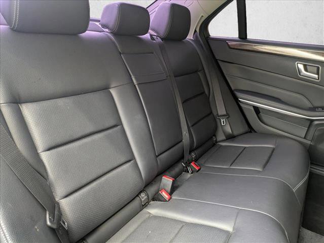 Used 2014 Mercedes-Benz E 250 BlueTEC Sedan image 20