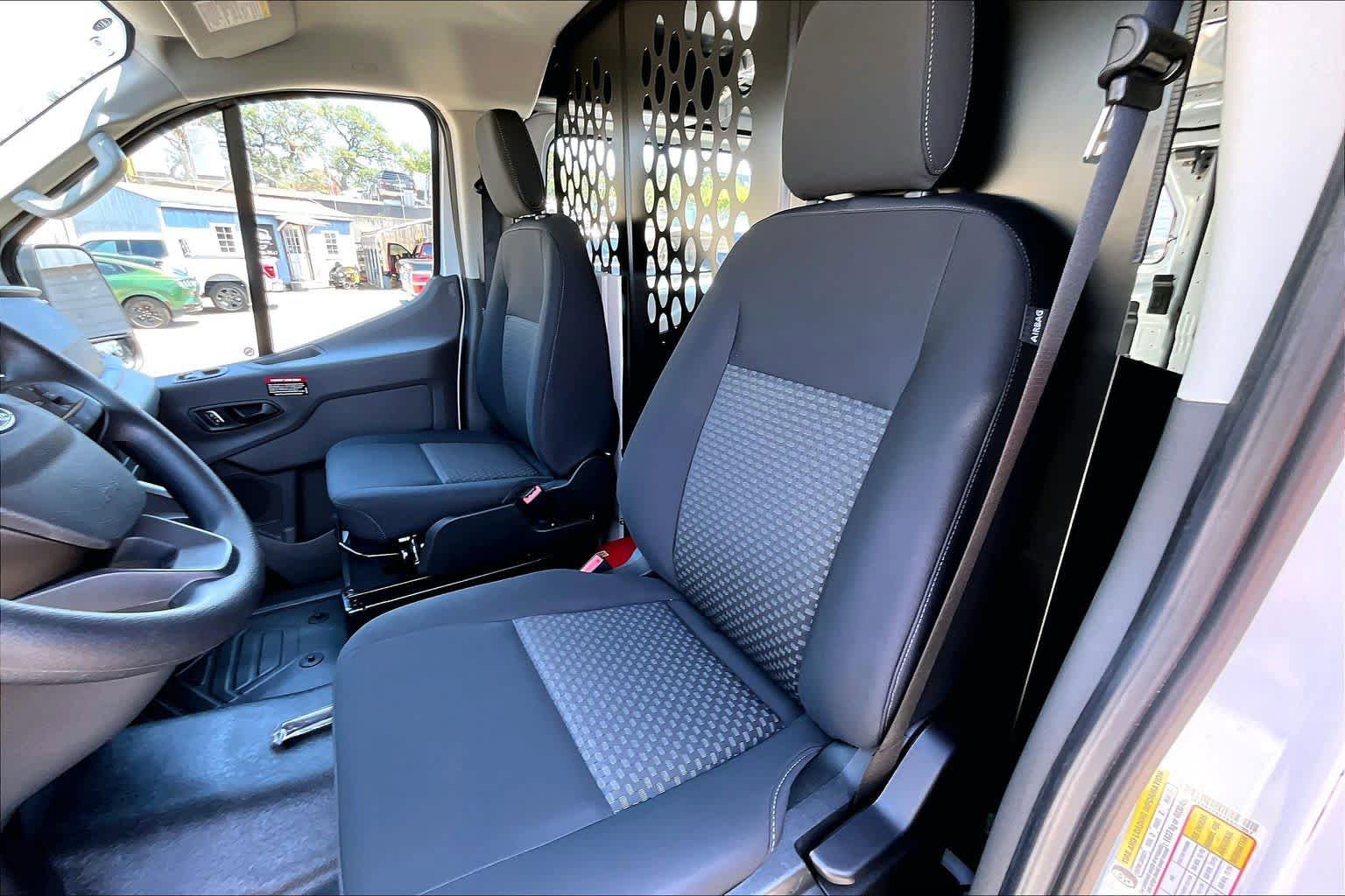 Used 2026 Ford Transit 250 Low Roof RWD image 21