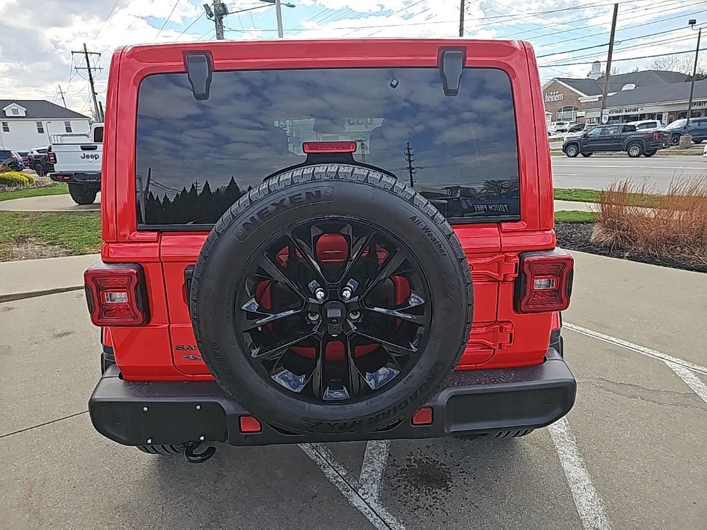 Certified 2025 Jeep Wrangler Unlimited Sahara w/ Safety Group image 12