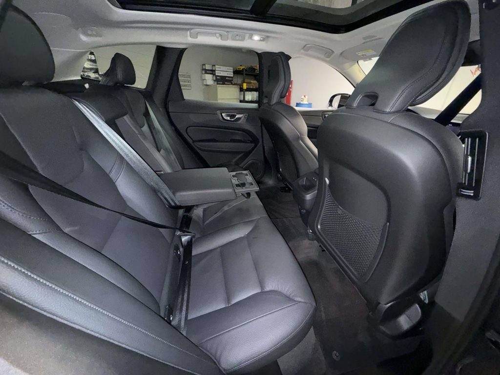 Used 2024 Volvo XC60 B5 Plus w/ Protection Package Premier AWD/4WD image 16