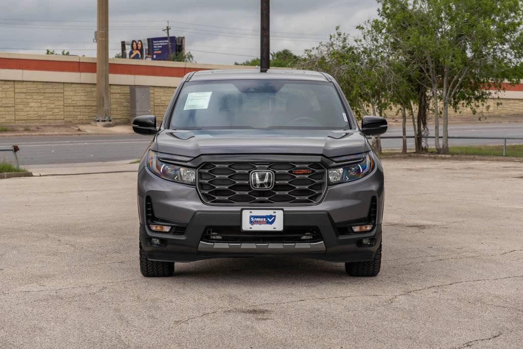 Used 2025 Honda Ridgeline TrailSport image 2