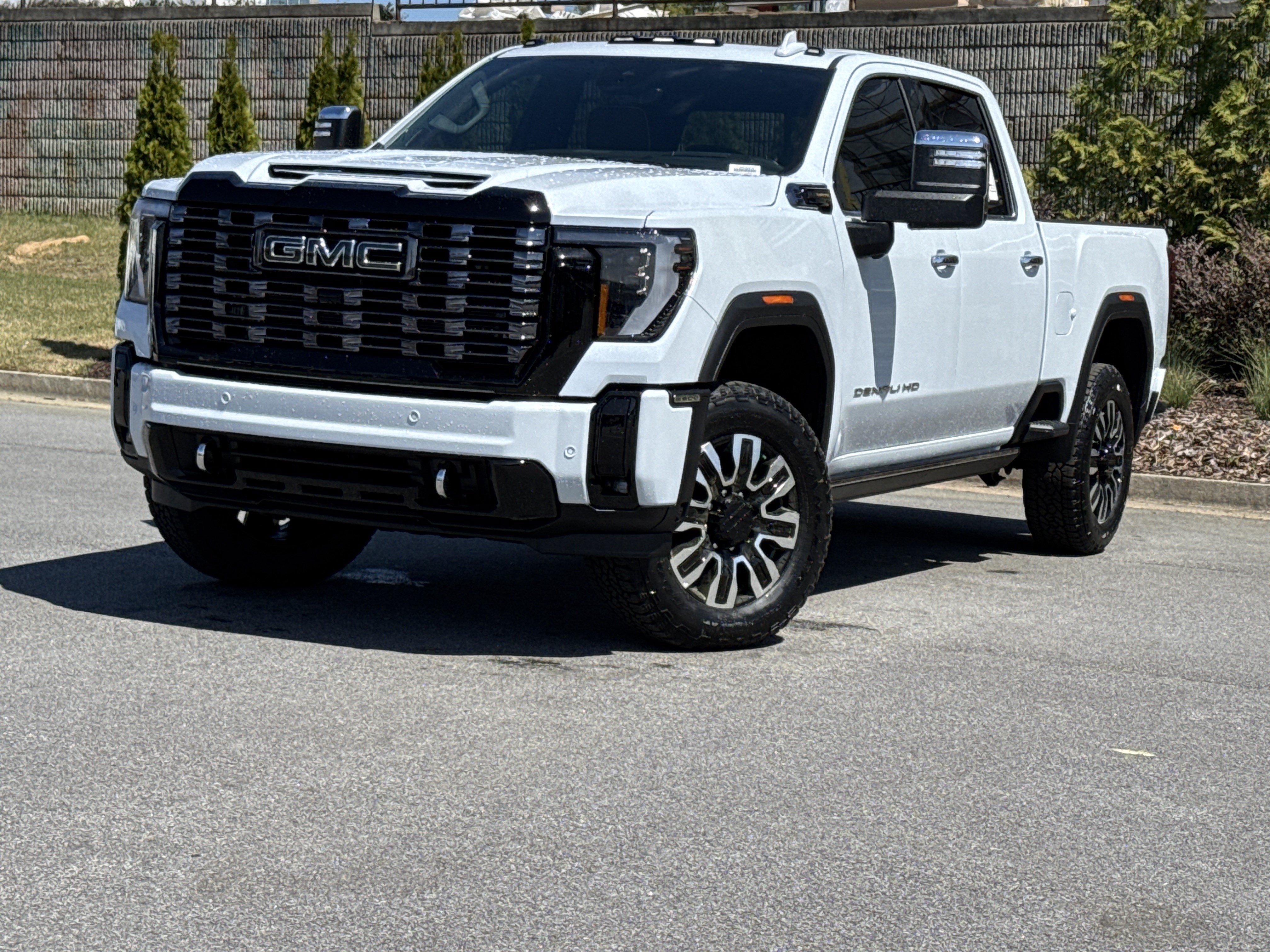 New 2026 GMC Sierra 2500 Denali Ultimate AWD/4WD image 5