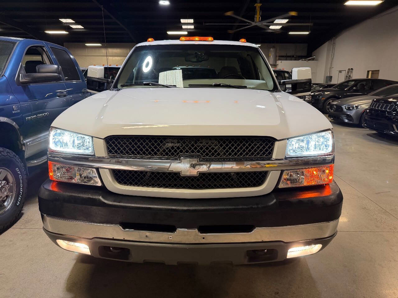 Used 2003 Chevrolet Silverado 3500 LS RWD image 29