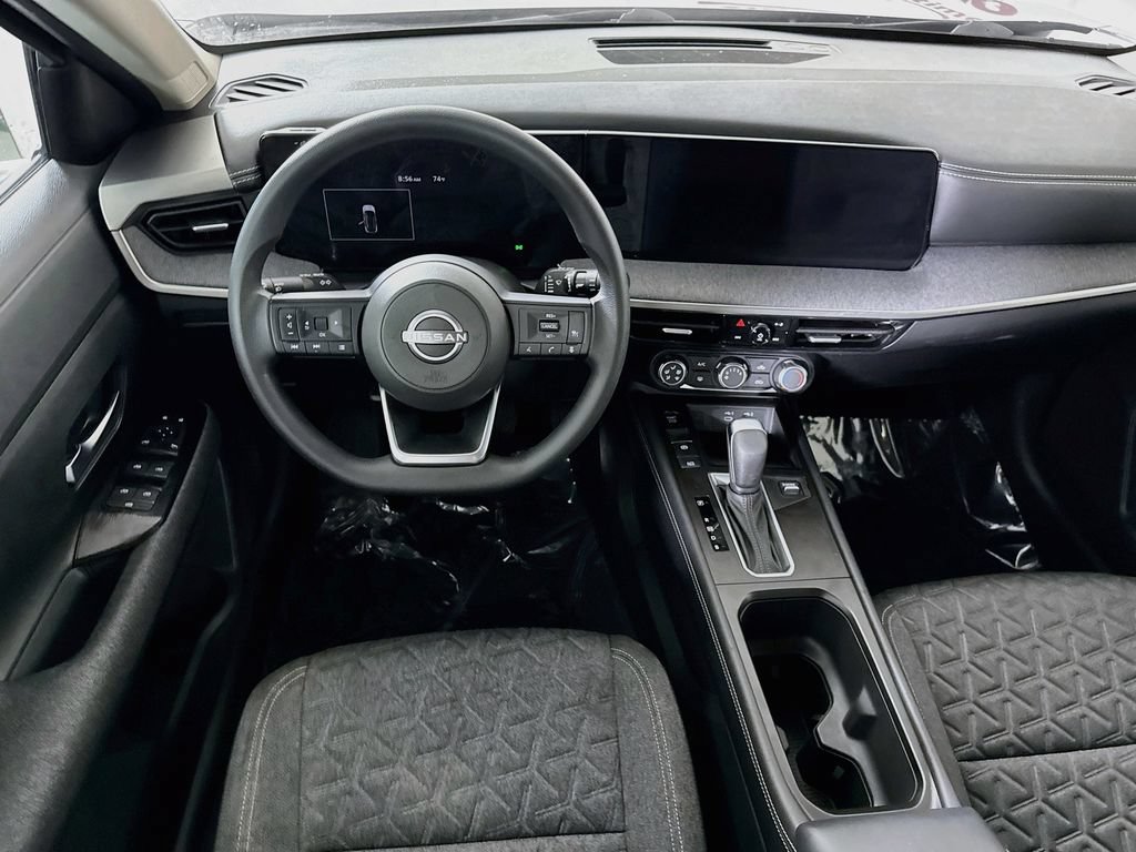 Certified 2025 Nissan Kicks SV AWD/4WD image 4