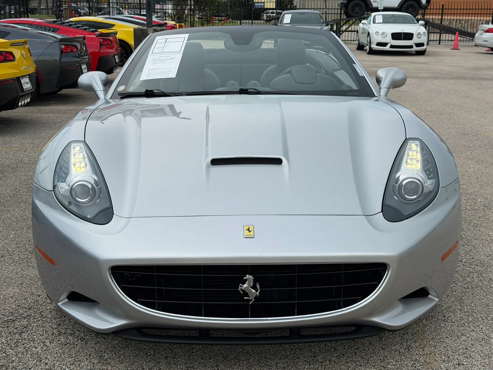 Used 2010 Ferrari California RWD image 2