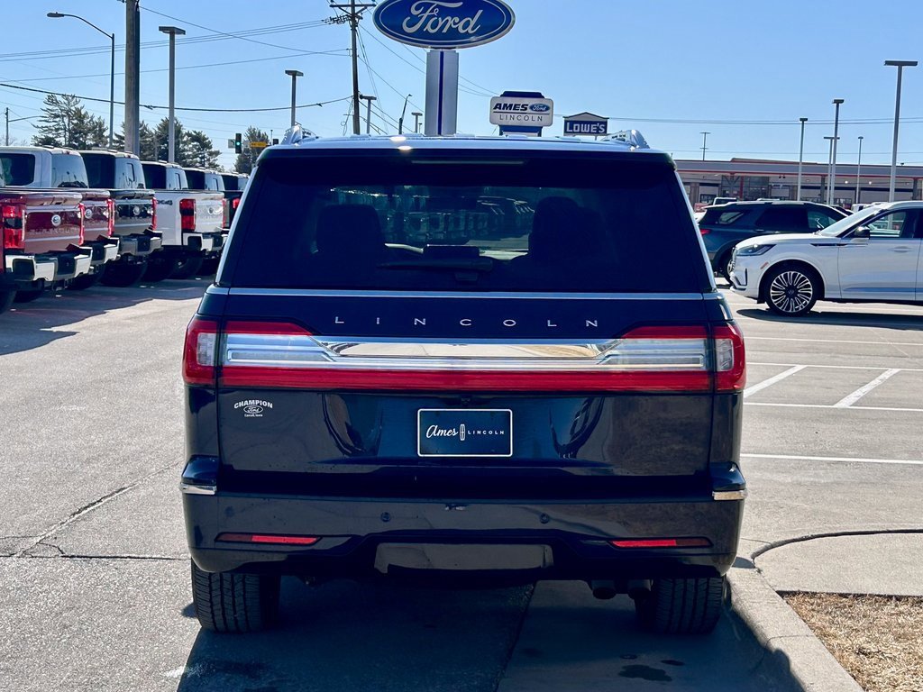 Used 2020 Lincoln Navigator Reserve w/ Luxury Package image 4
