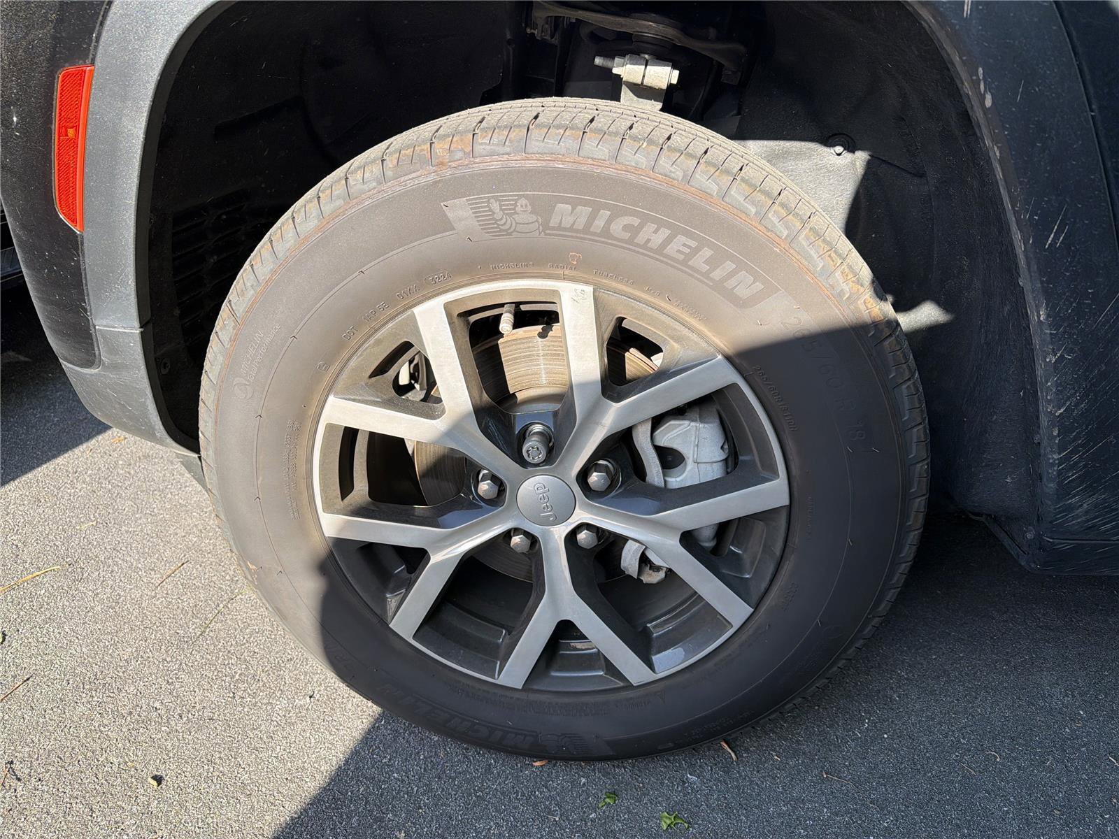 Used 2025 Jeep Grand Cherokee Limited RWD image 7