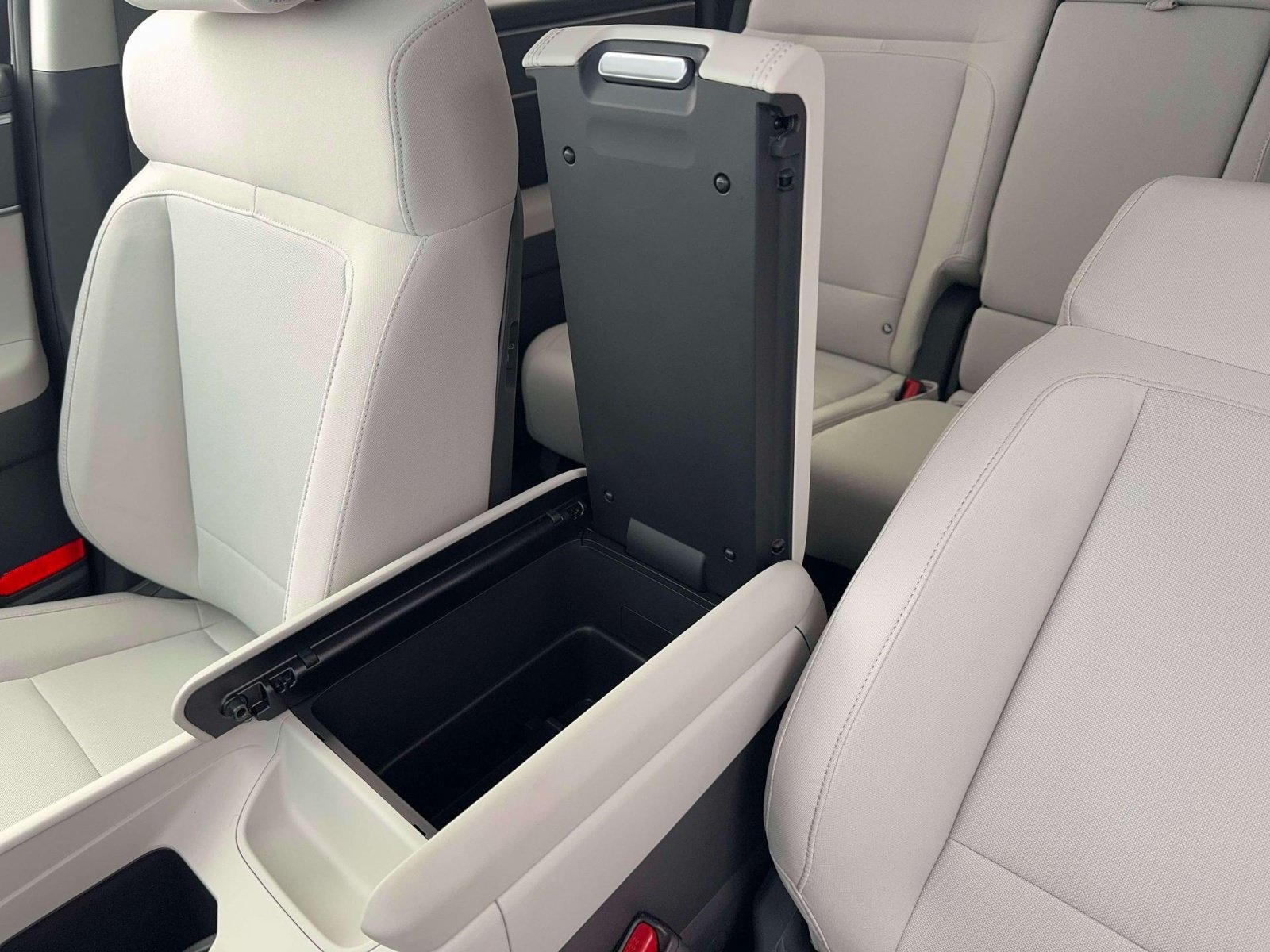 New 2026 Hyundai Santa Fe SE AWD/4WD image 18