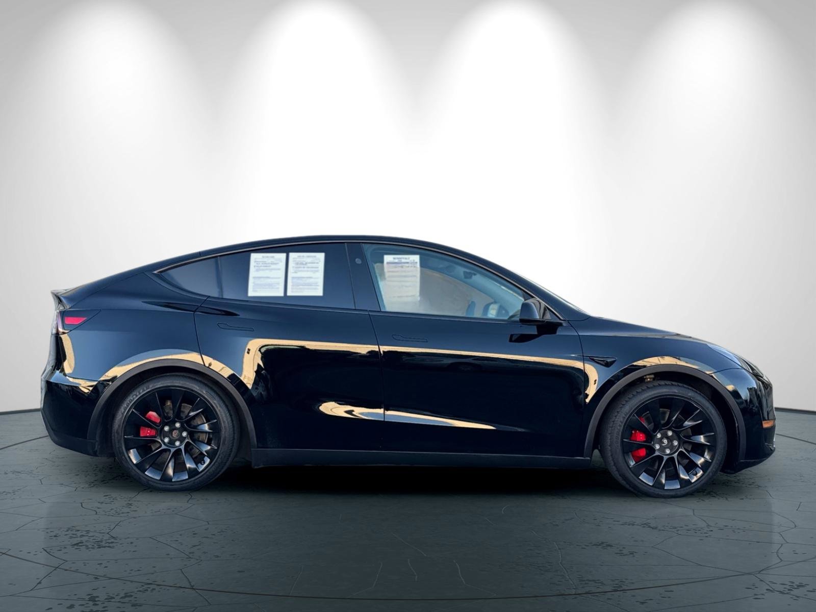 Used 2023 Tesla Model Y Performance image 3
