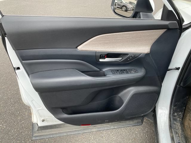 Used 2025 Toyota Grand Highlander AWD image 21